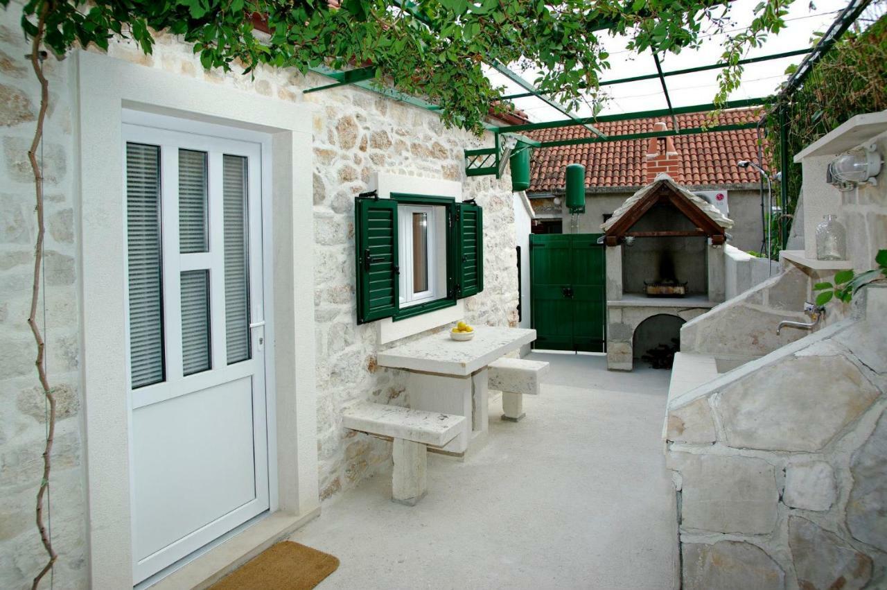 Apartment Menego A2 Bol-Center, Croatia Exteriör bild