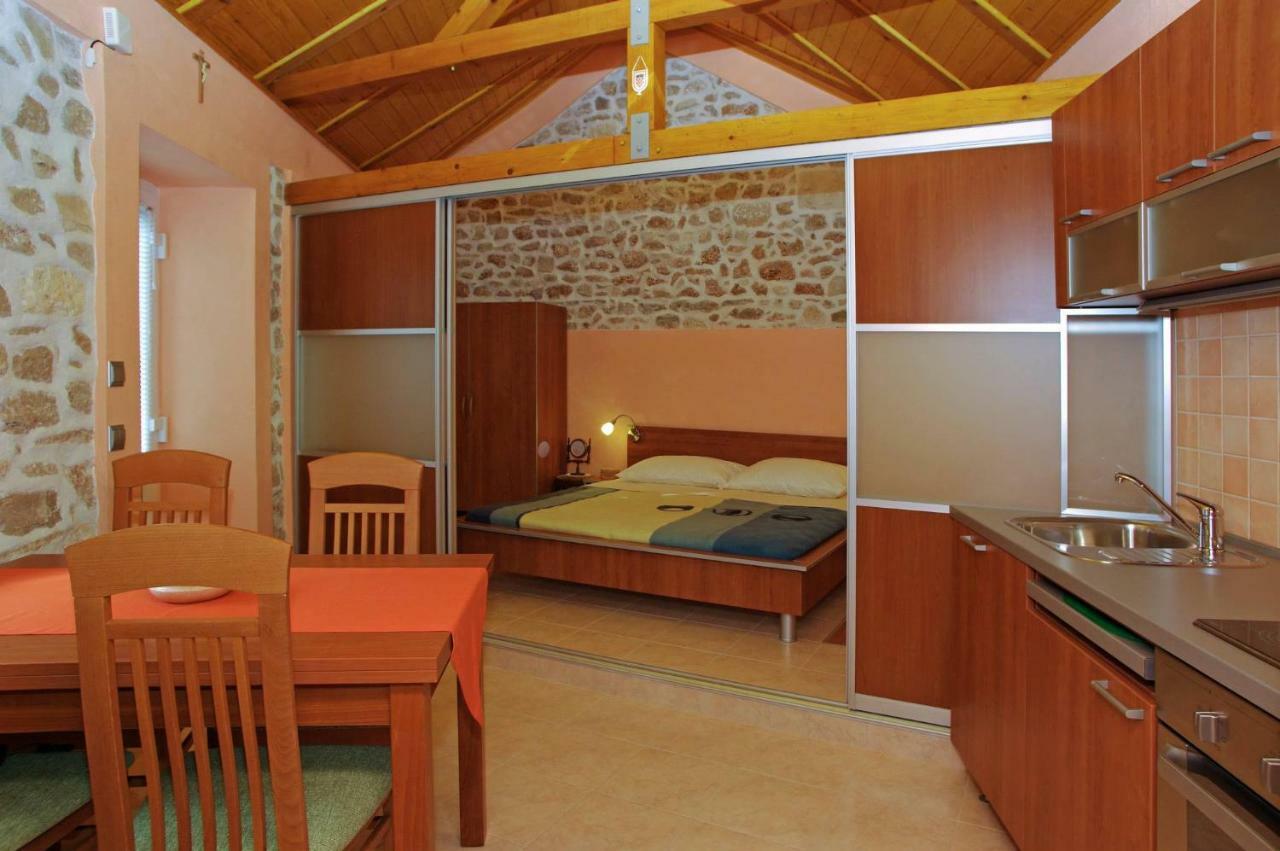 Apartment Menego A2 Bol-Center, Croatia Exteriör bild