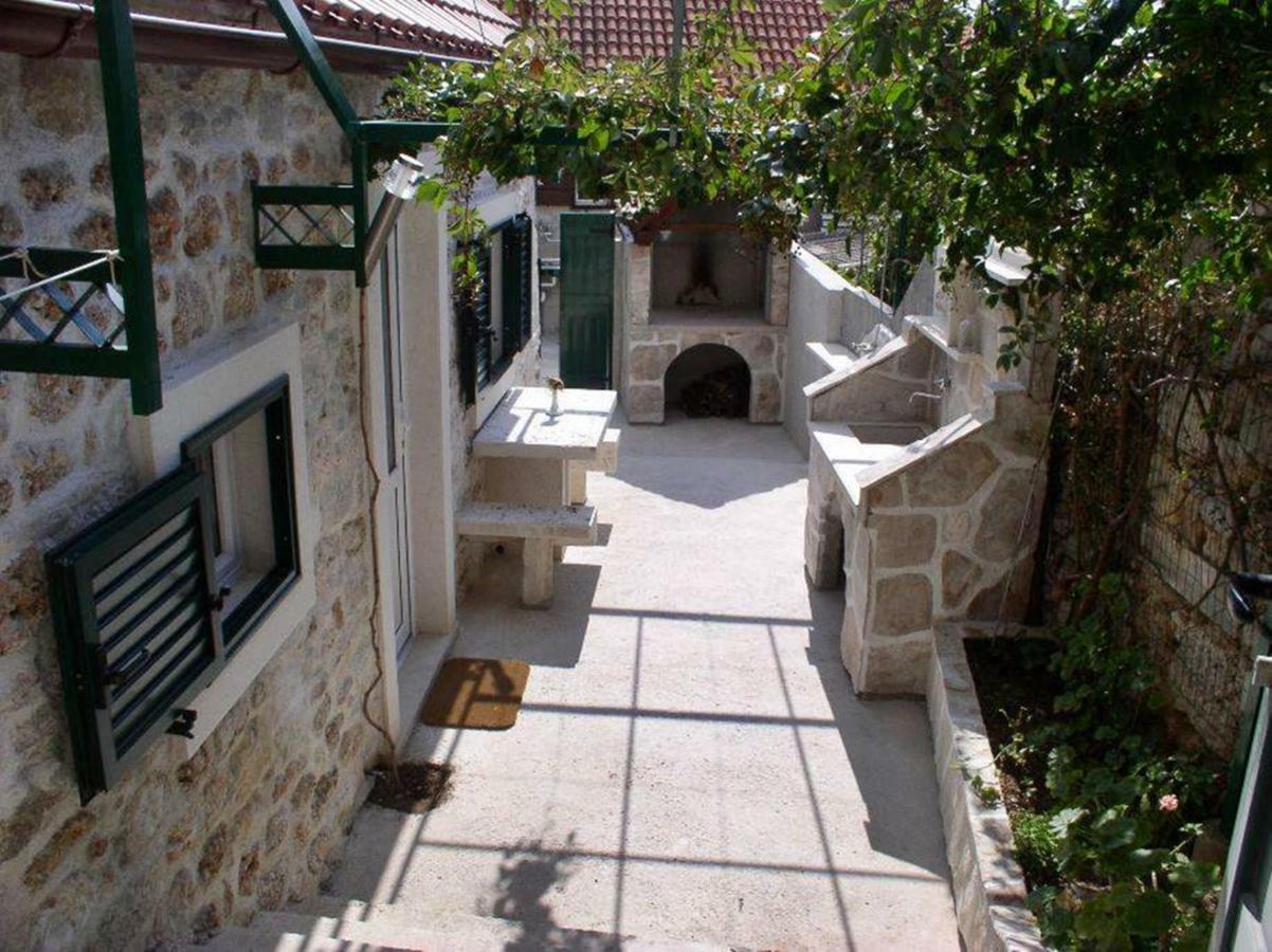 Apartment Menego A2 Bol-Center, Croatia Exteriör bild